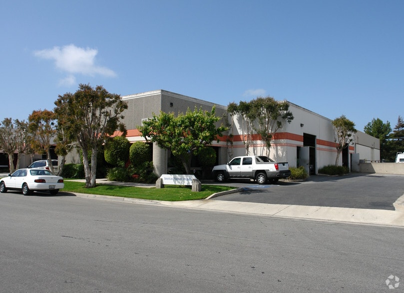 17891 Georgetown Ln, Huntington Beach, CA for lease - Primary Photo - Image 1 of 2