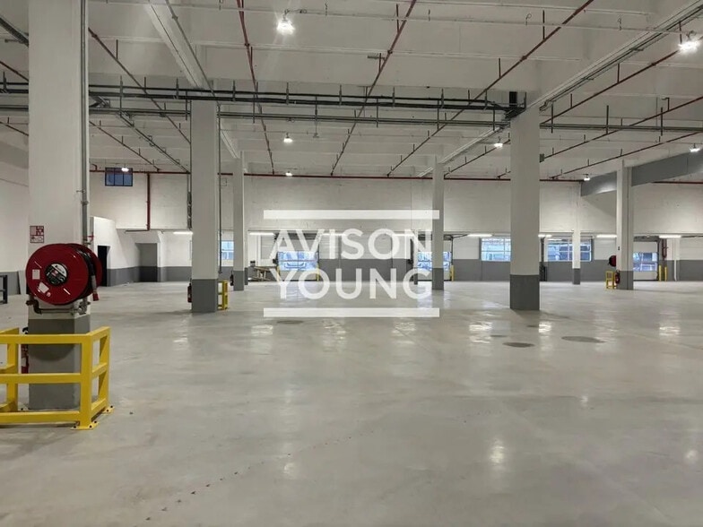 Flex in Gennevilliers for lease - Building Photo - Image 3 of 12