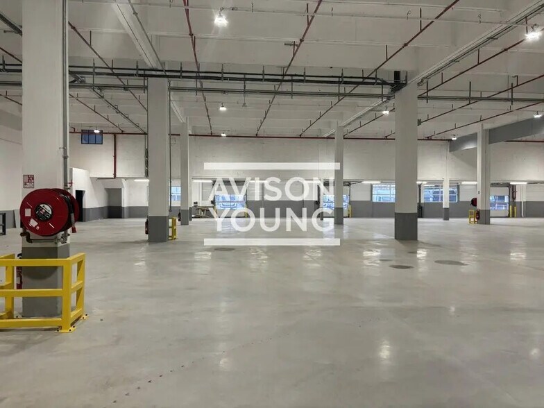 Flex dans Gennevilliers à louer - Photo du bâtiment - Image 3 de 12