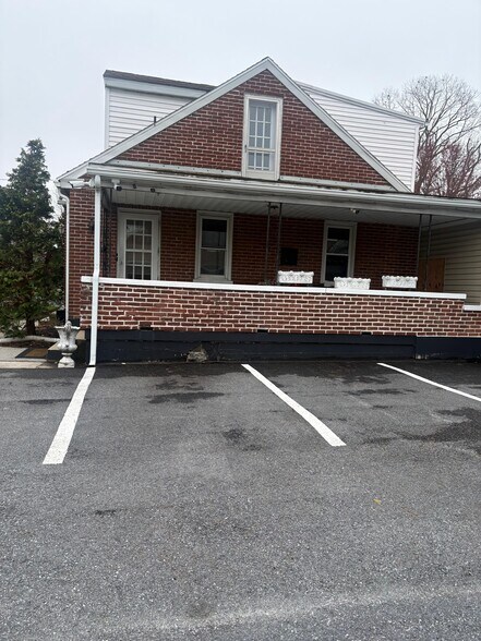 2630 Lincoln E hwy, Ronks, PA à louer - Photo du bâtiment - Image 2 de 9