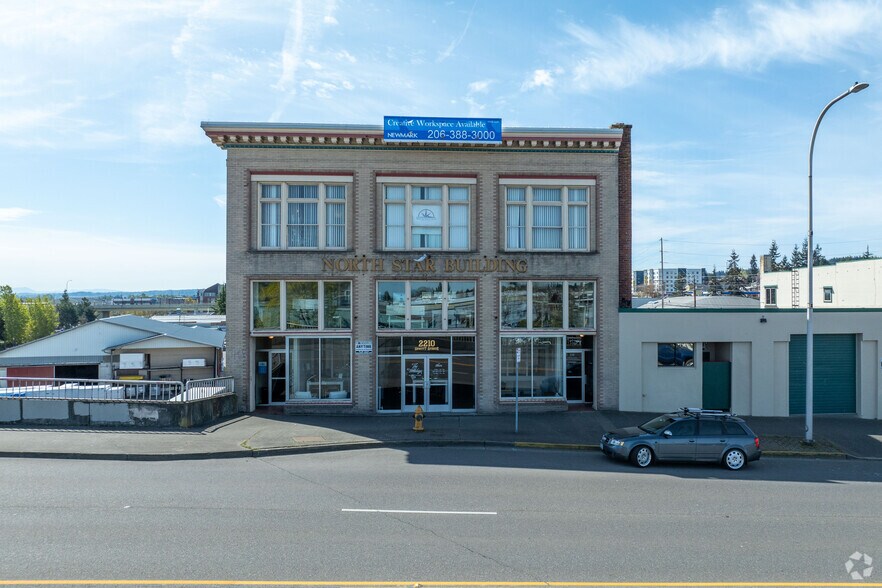 2210 Hewitt Ave, Everett, WA à louer - Photo du bâtiment - Image 2 de 5