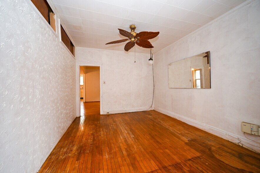 1163 Sheepshead Bay Rd, Brooklyn, NY à vendre - Photo du bâtiment - Image 3 de 23