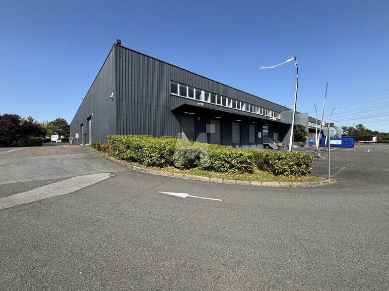 Avenue Du 1er Mai, Palaiseau for lease - Building Photo - Image 2 of 11