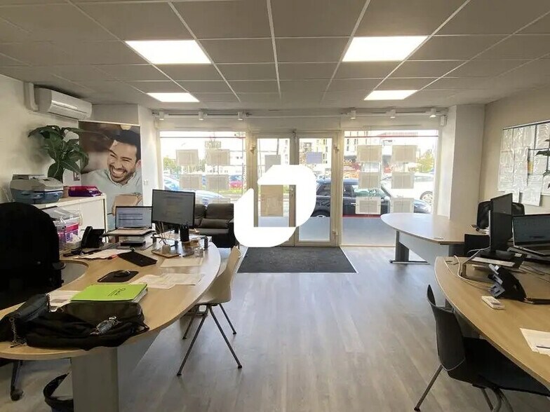 Office in VILLENAVE-D'ORNON for lease - Interior Photo - Image 3 of 8