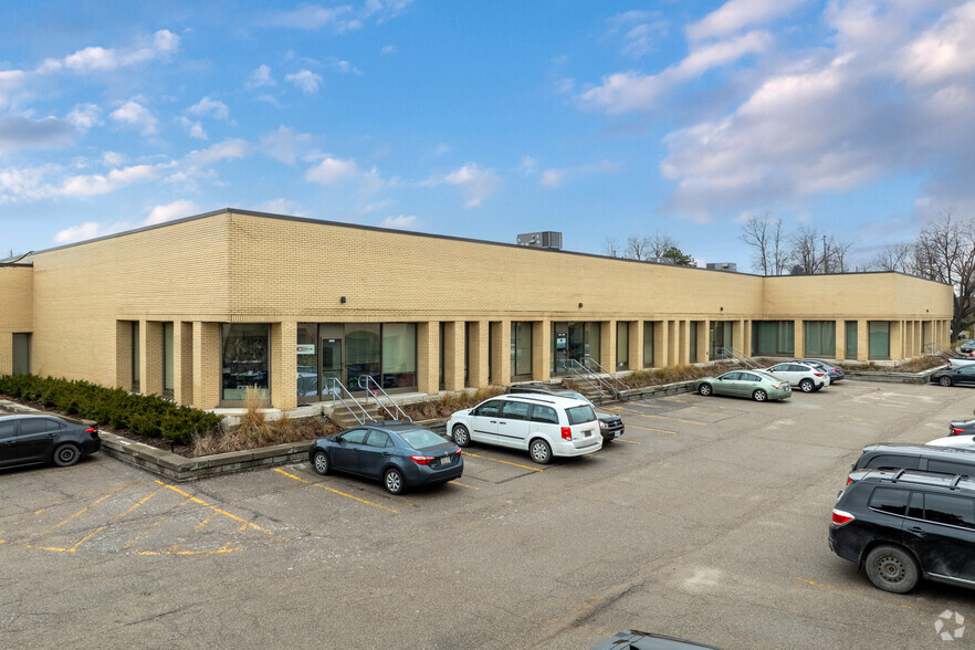 1655-1721 Flint Rd, Toronto, ON for lease - Primary Photo - Image 1 of 3