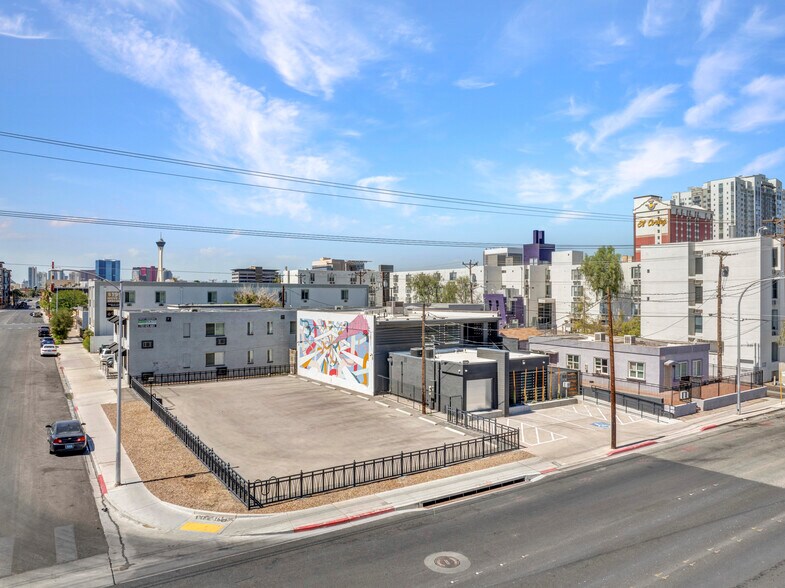 818 Stewart Ave, Las Vegas, NV à louer - Photo du bâtiment - Image 1 de 17
