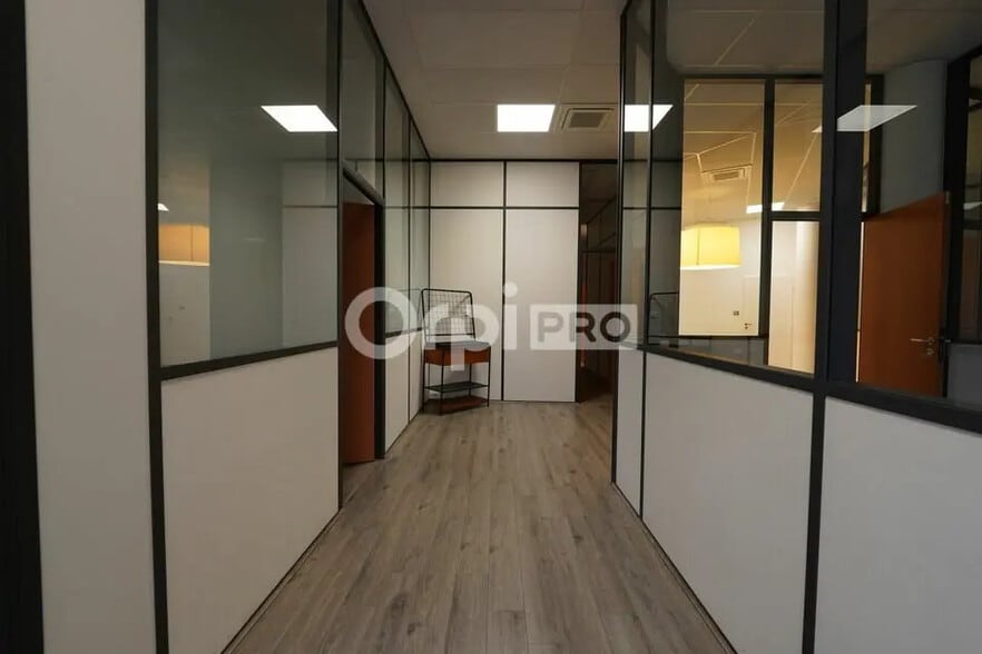 Bureau dans Limonest à louer - Photo intérieure - Image 2 de 12