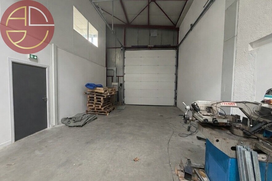 Industrial in Toulouse for lease - Interior Photo - Image 3 of 7