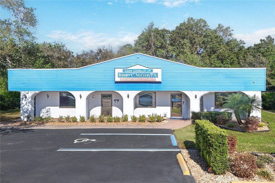 205 E Burleigh Blvd, Tavares, FL à vendre - Photo du bâtiment - Image 2 de 35