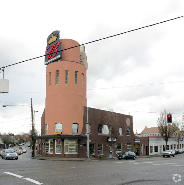 3701-3719 NE Sandy Blvd, Portland, OR for lease - Building Photo - Image 2 of 26
