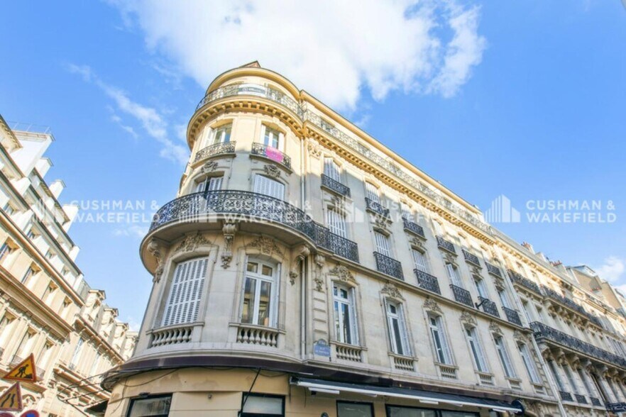 54 Rue De Ponthieu, Paris for lease - Building Photo - Image 3 of 3