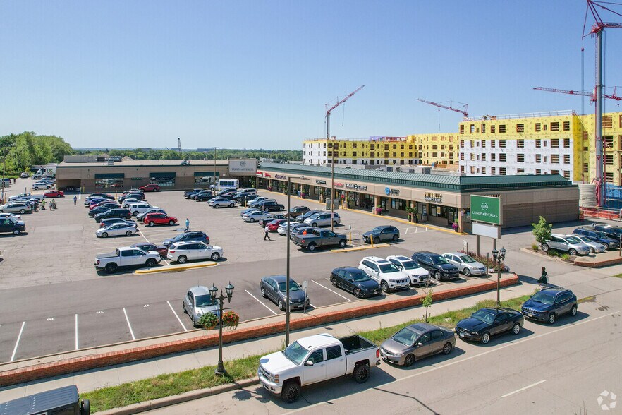 2128-2144 Ford Pky, Saint Paul, MN à louer - Photo du bâtiment - Image 2 de 4