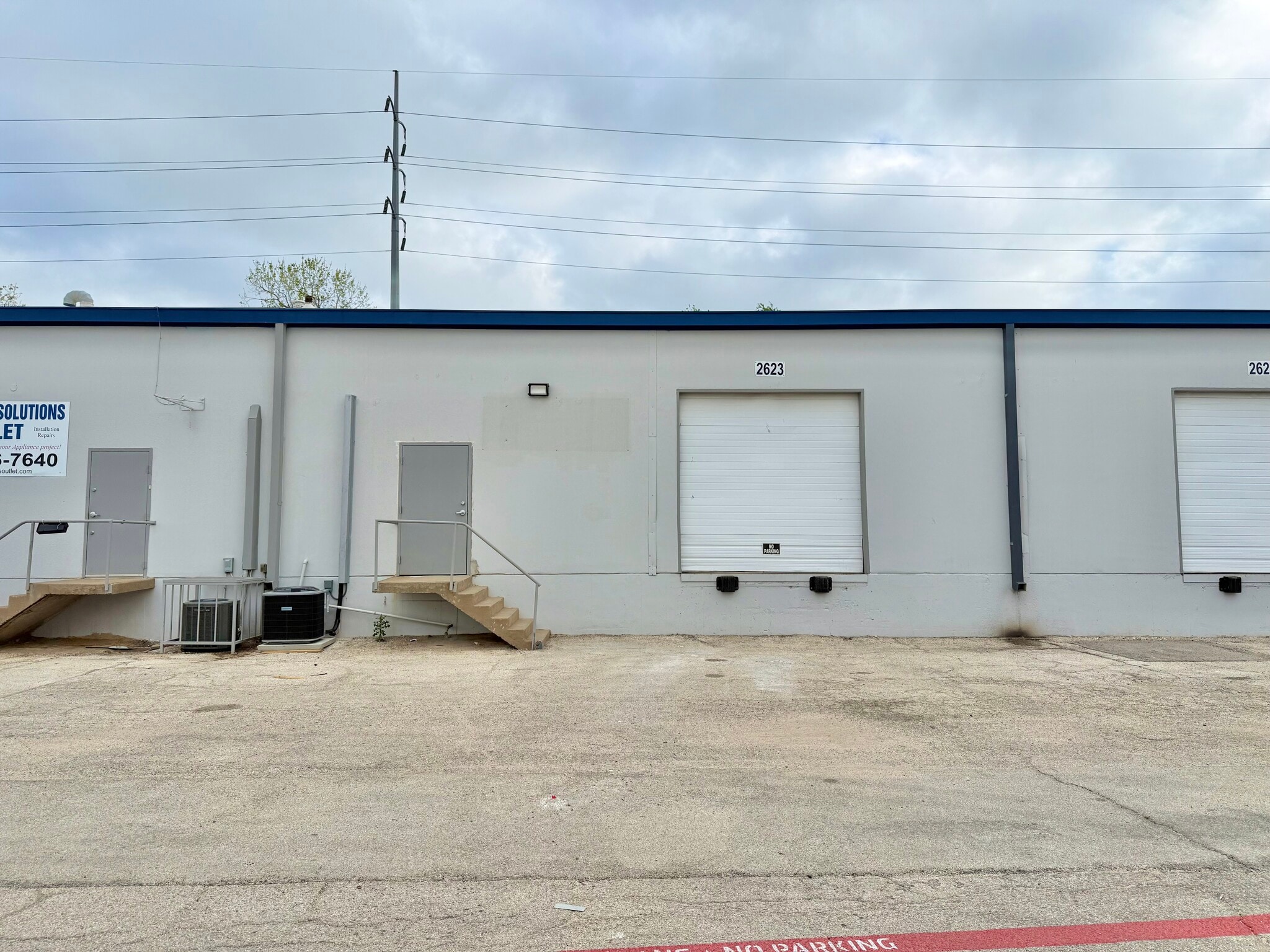 2661-2669 Ludelle St, Fort Worth, TX for lease Building Photo- Image 1 of 5