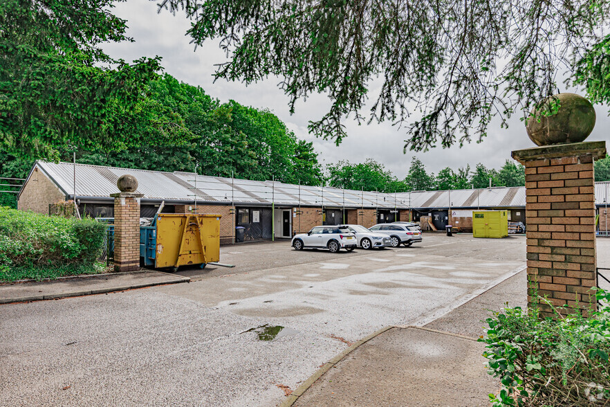 Units 1 & 2, Duckburn Park, Stirling Road, Dunblane for lease - Primary Photo - Image 2 of 7