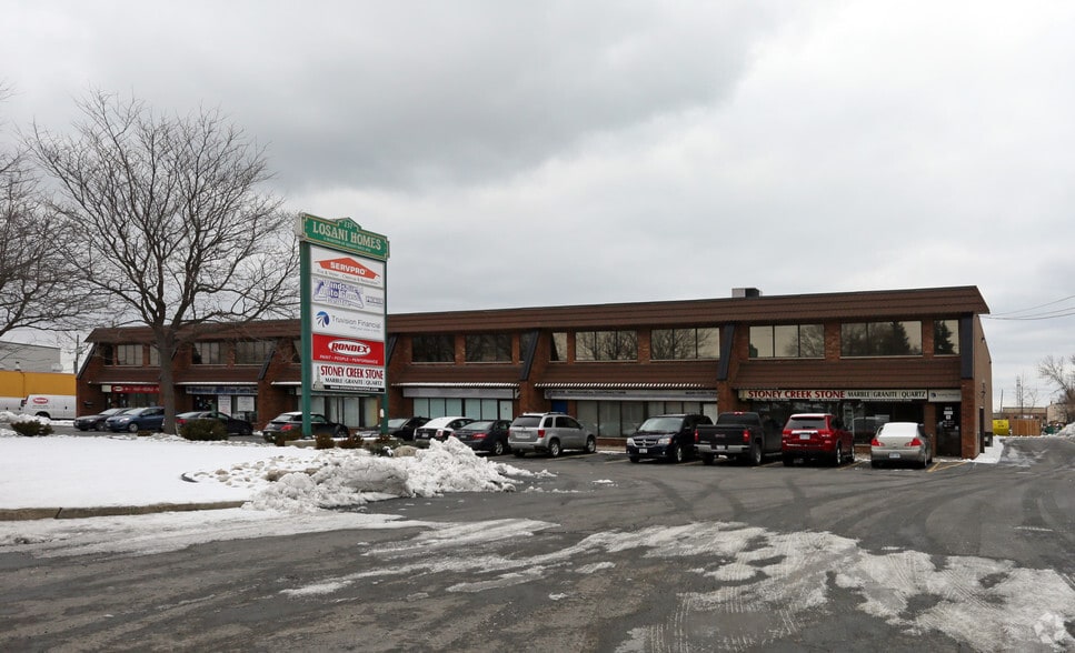 237 Barton St, Hamilton, ON for sale - Primary Photo - Image 1 of 1