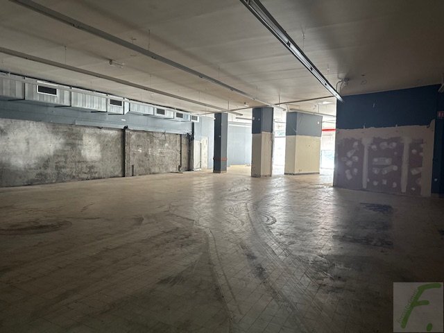 Retail in Chambéry for sale - Building Photo - Image 2 of 5