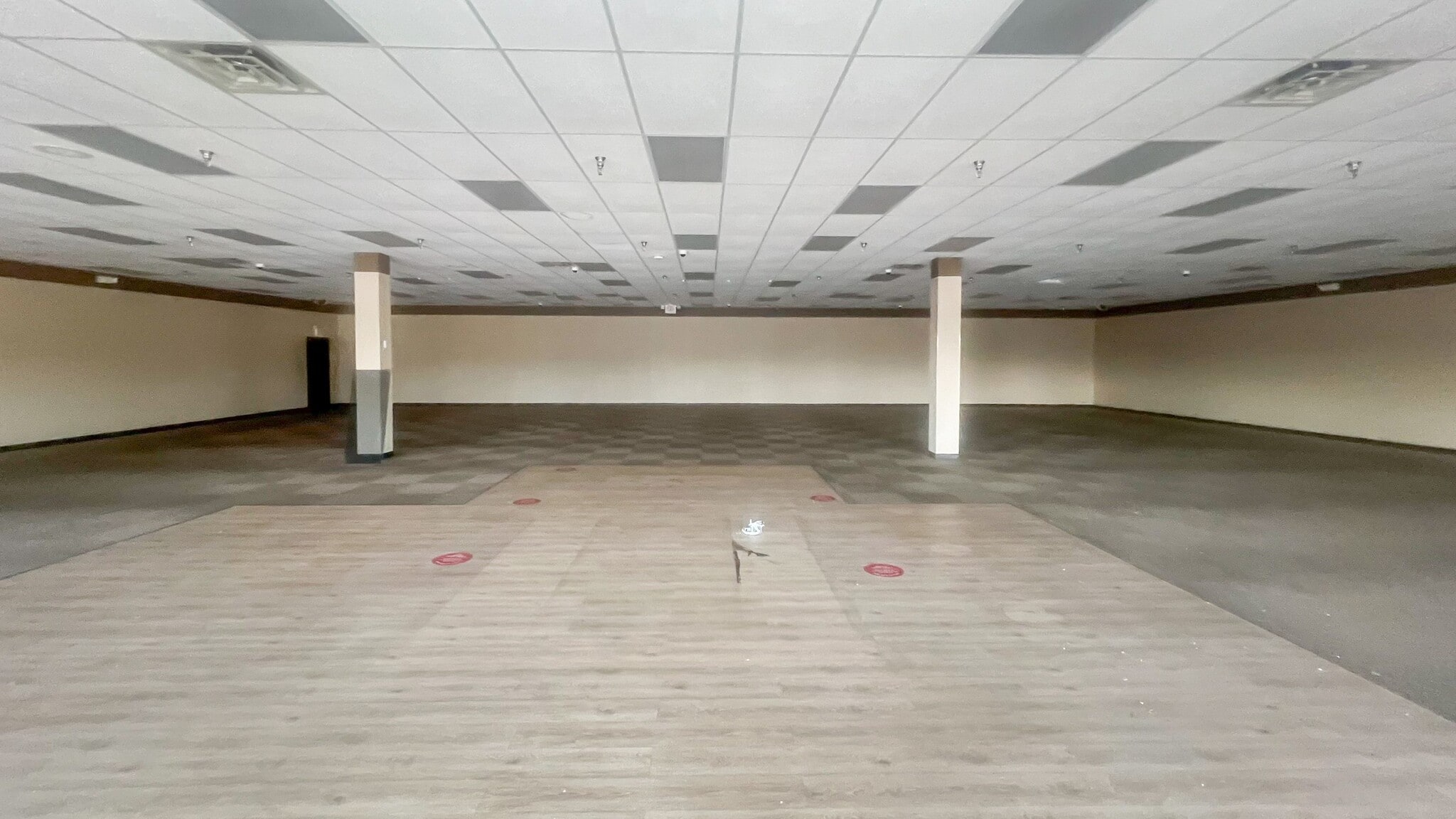 137-205 E Lincoln Trail Blvd, Radcliff, KY for lease Interior Photo- Image 1 of 5