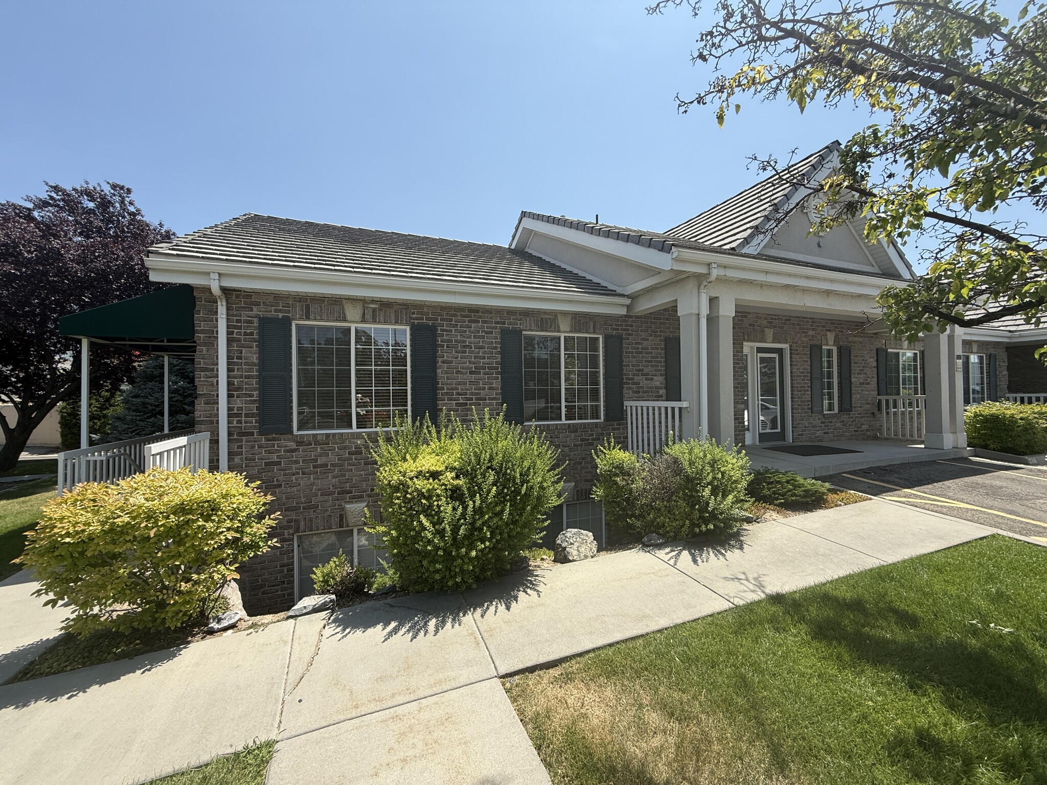 214-216 N Orem Blvd, Orem, UT for lease Interior Photo- Image 1 of 9