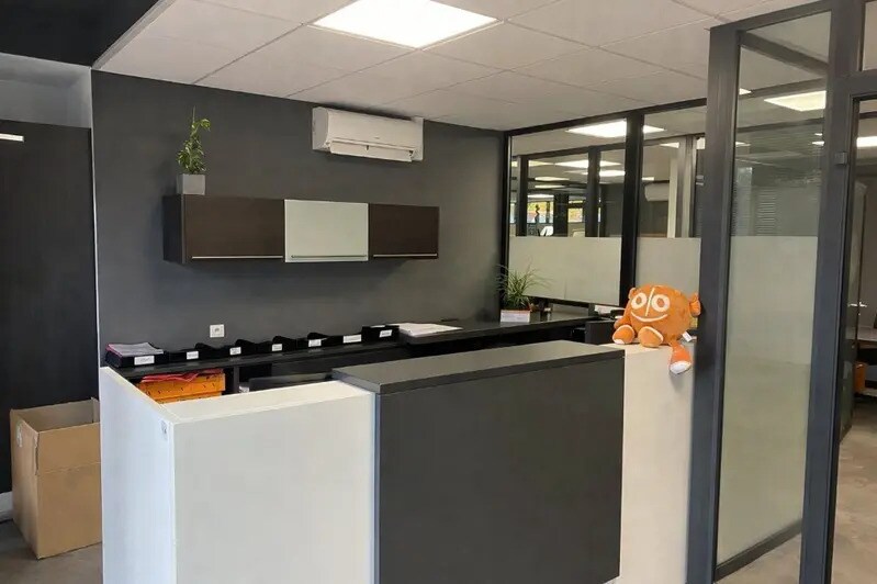 Retail in Besançon for sale - Interior Photo - Image 1 of 8