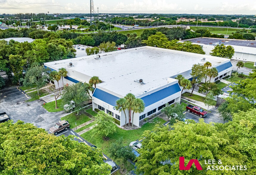 1701 Blount Rd, Pompano Beach, FL for lease - Building Photo - Image 1 of 9