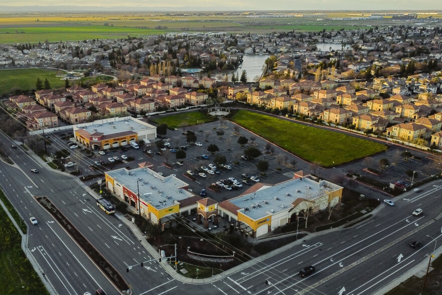 3501 Del Paso Rd, Sacramento, CA à louer - Aérien - Image 3 de 3