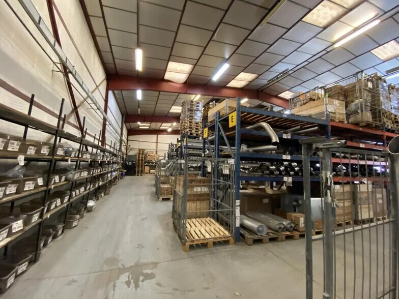 Flex in Lisses for lease - Building Photo - Image 2 of 9