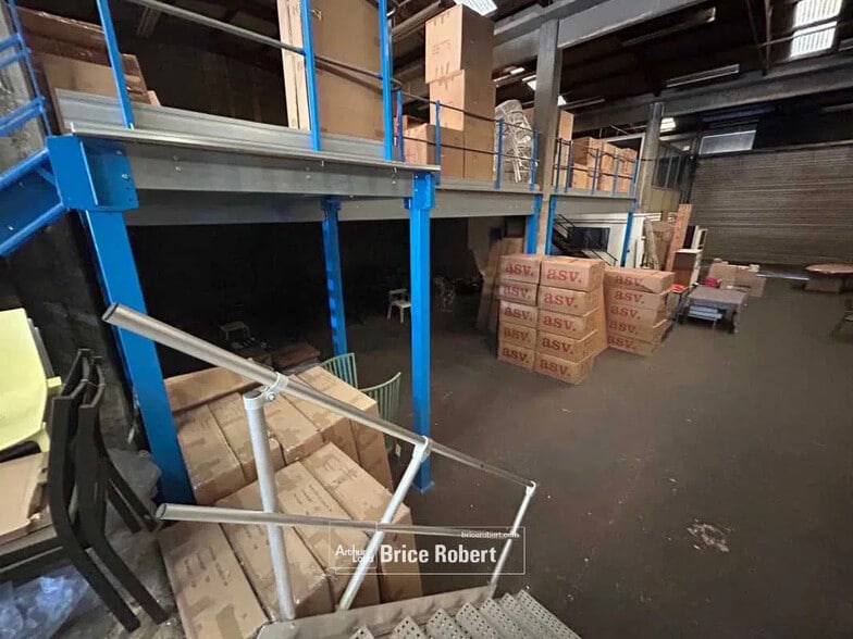 Local d'activités dans Saint-Priest à vendre - Photo intérieure - Image 3 de 7