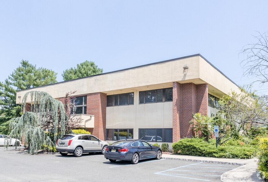 370 Route 35 S, Red Bank, NJ à vendre - Photo du bâtiment - Image 2 de 21