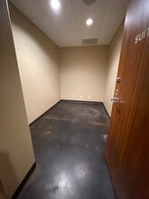 4747 Pioneers Blvd, Lincoln, NE à louer Photo intérieure- Image 2 de 2