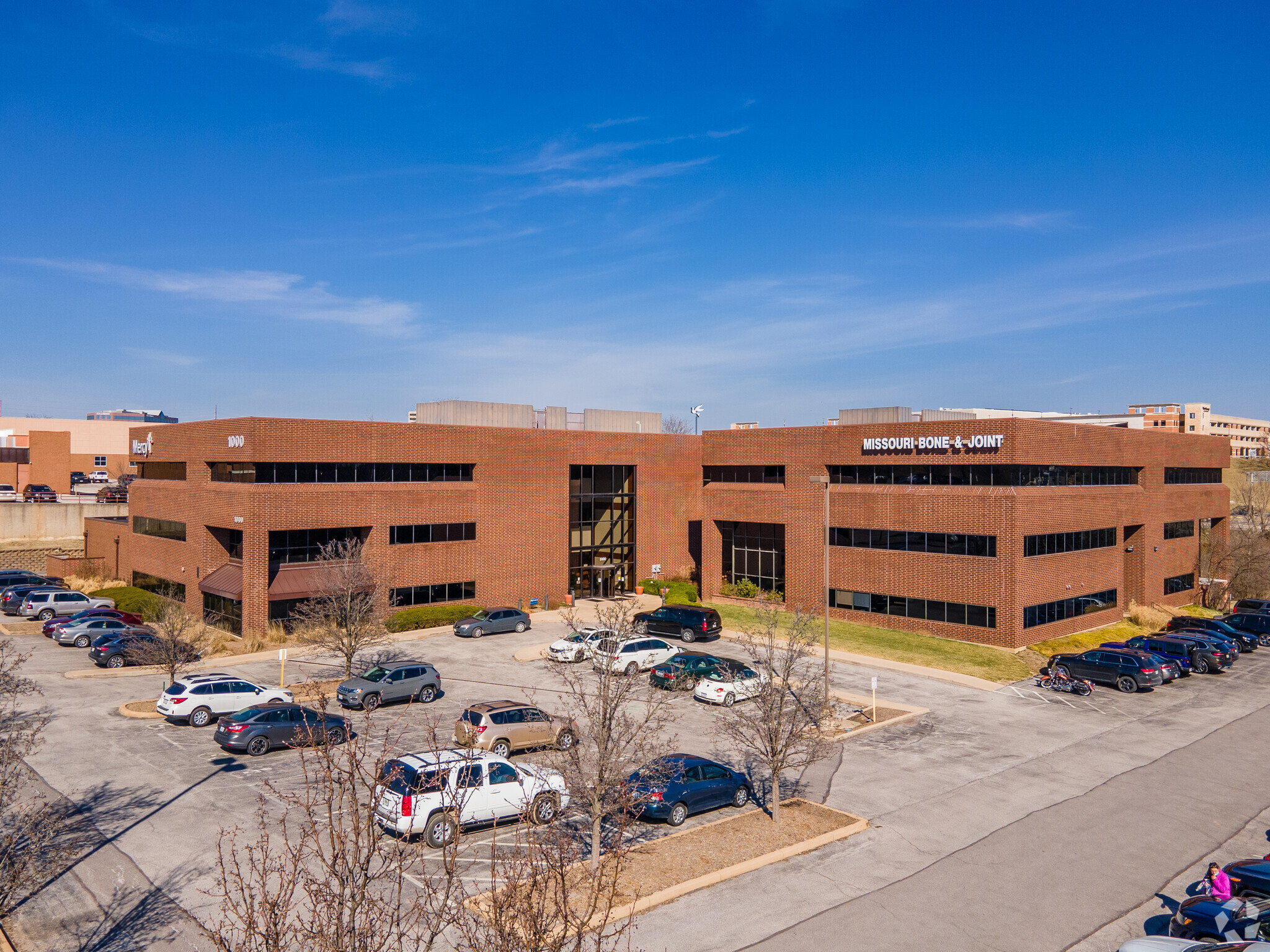 1000 Des Peres Rd, Des Peres, MO for lease Building Photo- Image 1 of 10