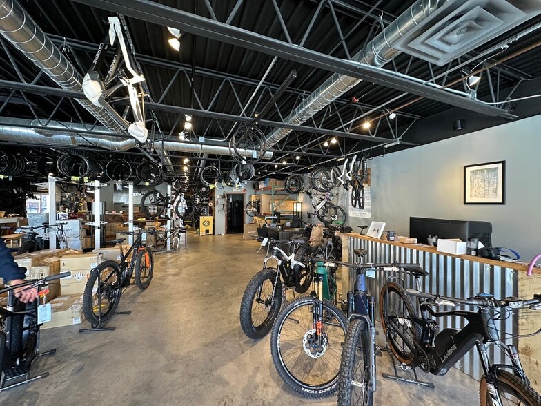 4415 Excelsior Blvd, Minneapolis, MN for lease - Building Photo - Image 2 of 9