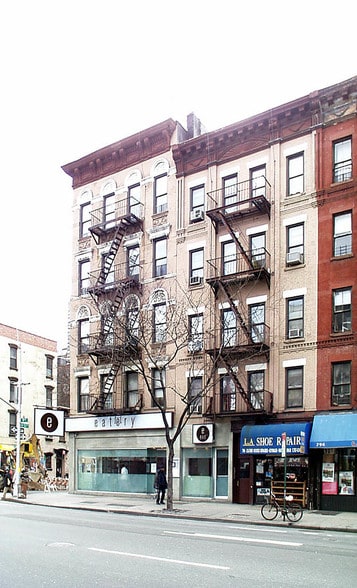 798 Ninth Ave, New York, NY for lease - Building Photo - Image 2 of 3