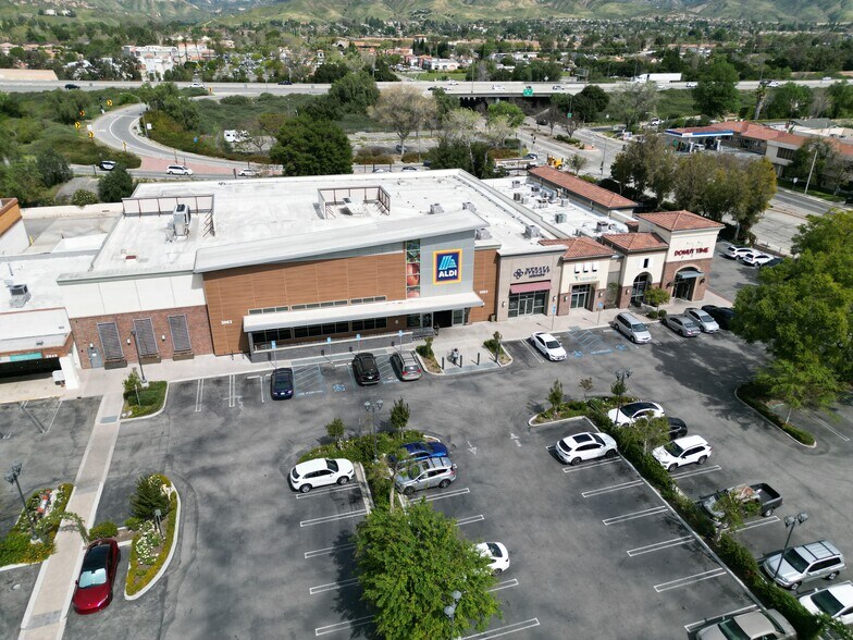 3885-3977 Cochran St, Simi Valley, CA à louer - Aérien - Image 3 de 6