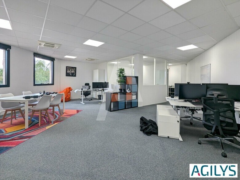 23 Rue Du Saule Trapu, Massy à louer - Photo du bâtiment - Image 3 de 9