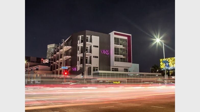 950 S Fairfax Ave, Los Angeles, CA à vendre - Photo du bâtiment - Image 1 de 1