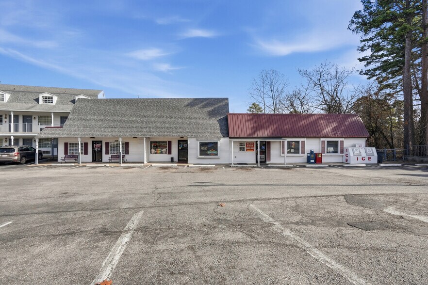 2036 E Van Buren, Eureka Springs, AR à vendre - Photo du bâtiment - Image 3 de 27
