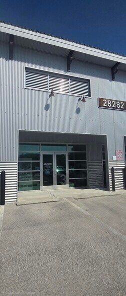 28282 Industrial Rd, Bonita Springs, FL à louer - Photo du bâtiment - Image 2 de 7