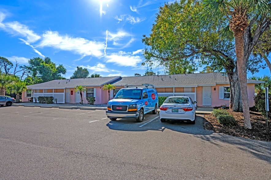 149-181 Old Englewood Rd, Englewood, FL for sale - Building Photo - Image 3 of 12