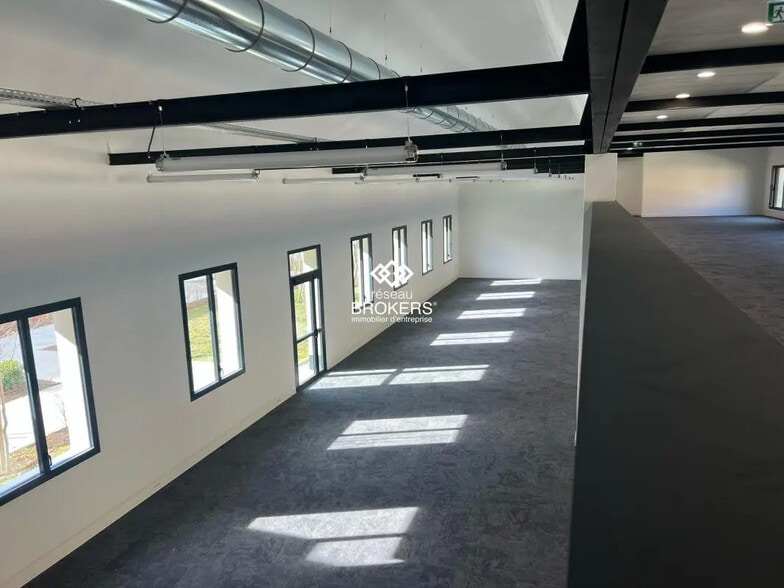 Office in Vénissieux for sale - Interior Photo - Image 3 of 6