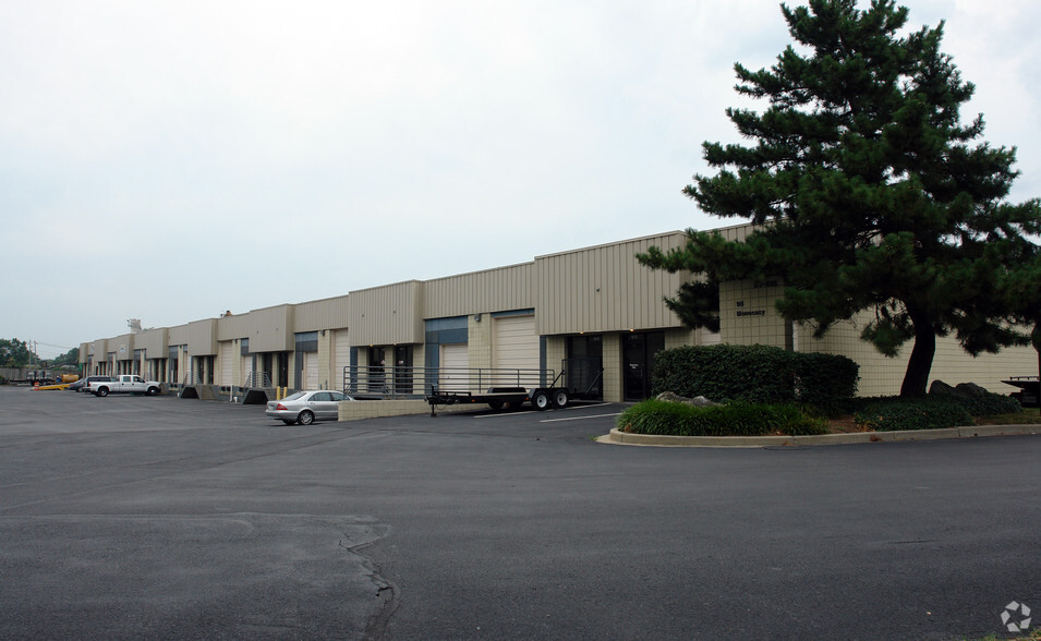 95 Monocacy Blvd, Frederick, MD for lease - Building Photo - Image 1 of 5