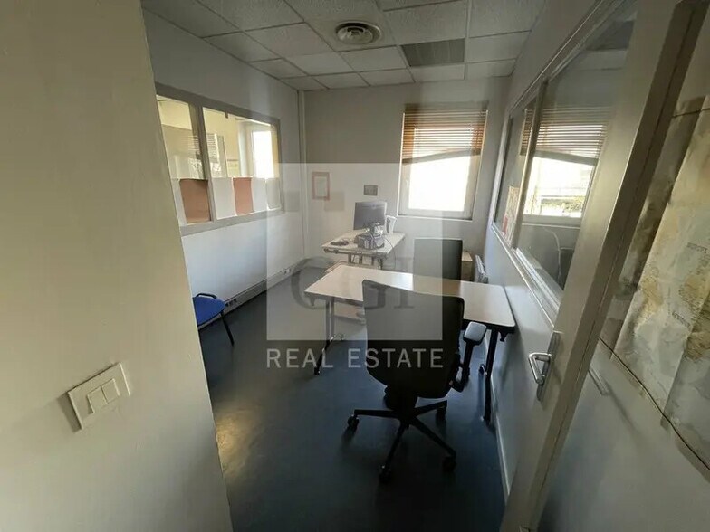 Office in Grenoble for sale - Interior Photo - Image 3 of 6