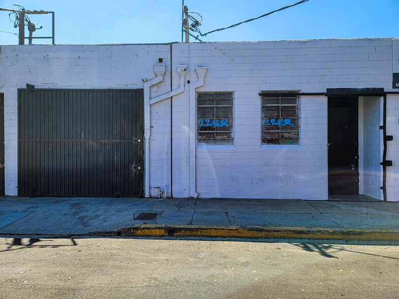 3332 14th St, Los Angeles, CA for lease - Building Photo - Image 3 of 23
