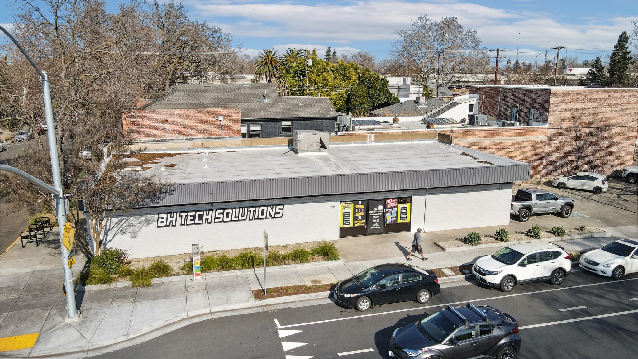 1701 Broadway, Sacramento, CA à louer Photo du bâtiment- Image 1 de 1