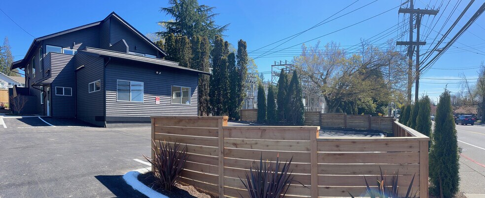 906 6th St S, Kirkland, WA à louer - Photo du bâtiment - Image 1 de 3