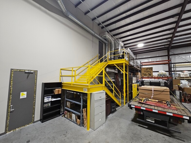 12014 Windfern Rd, Houston, TX for lease - Building Photo - Image 3 of 8