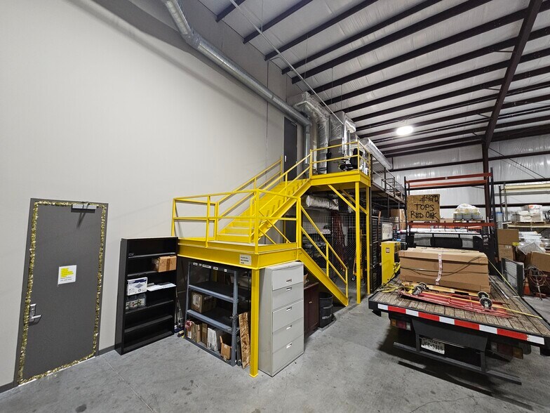 12014 Windfern Rd, Houston, TX à louer - Photo du bâtiment - Image 3 de 8