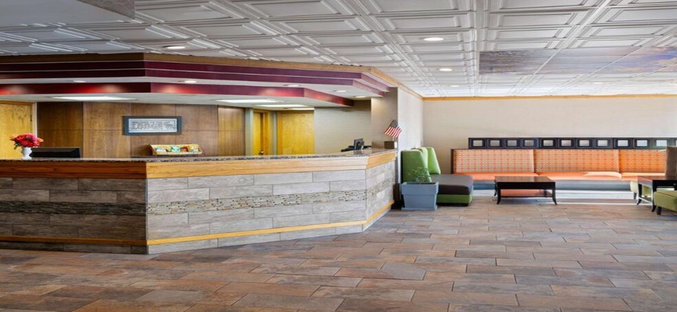 833 W Main St, Gaylord, MI à vendre - Photo intérieure - Image 2 de 9