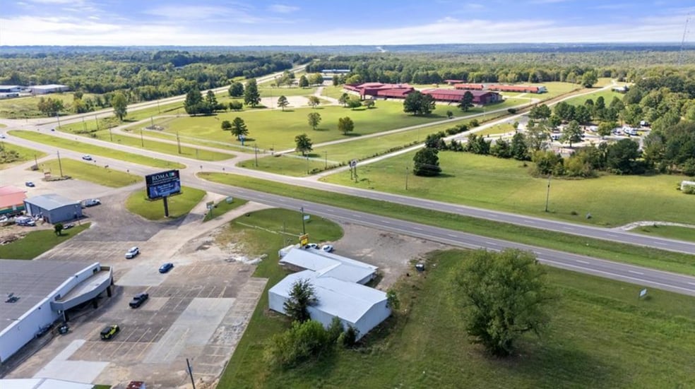 3400 NE Lincoln Rd, Idabel, OK for sale - Building Photo - Image 3 of 35