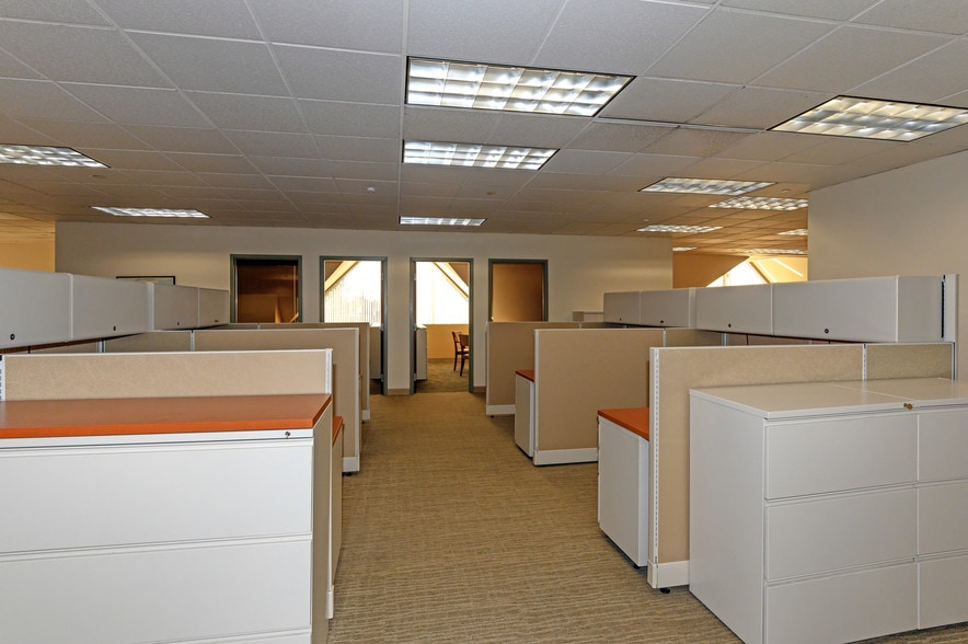 86 Hopmeadow St, Simsbury, CT à vendre - Photo intérieure - Image 2 de 14