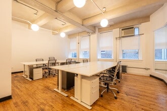 130 W 25th St, New York, NY à louer Photo intérieure- Image 2 de 9